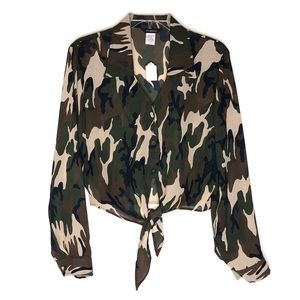 CAMOUFLAGE FRONT TIE BLOUSE